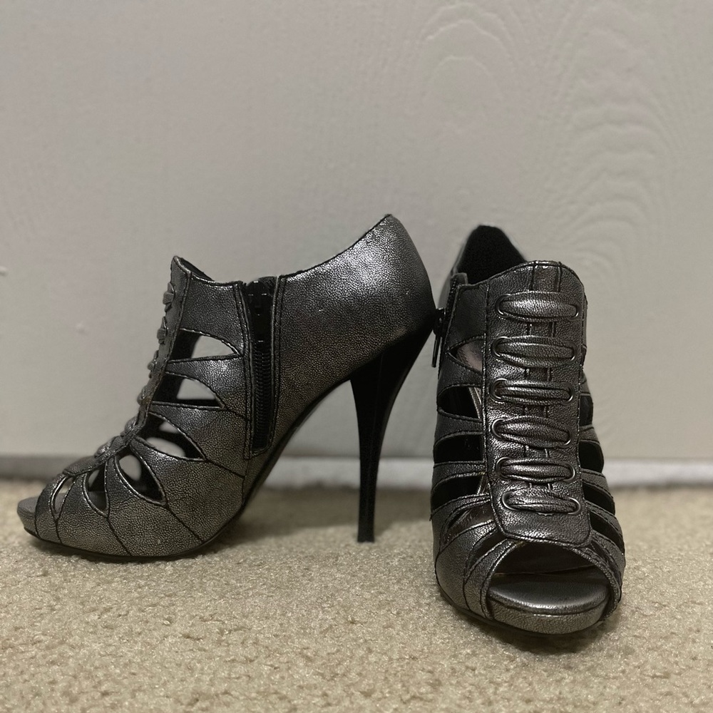 High Heels - Picture 2 of 13